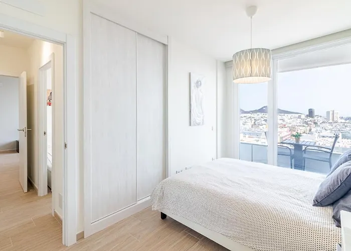 Brand New Apartment With Ocean & Volcano Views